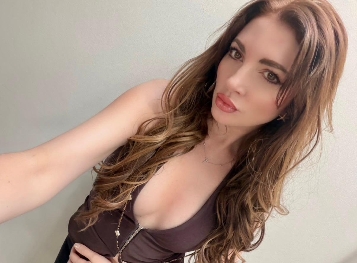Elle L