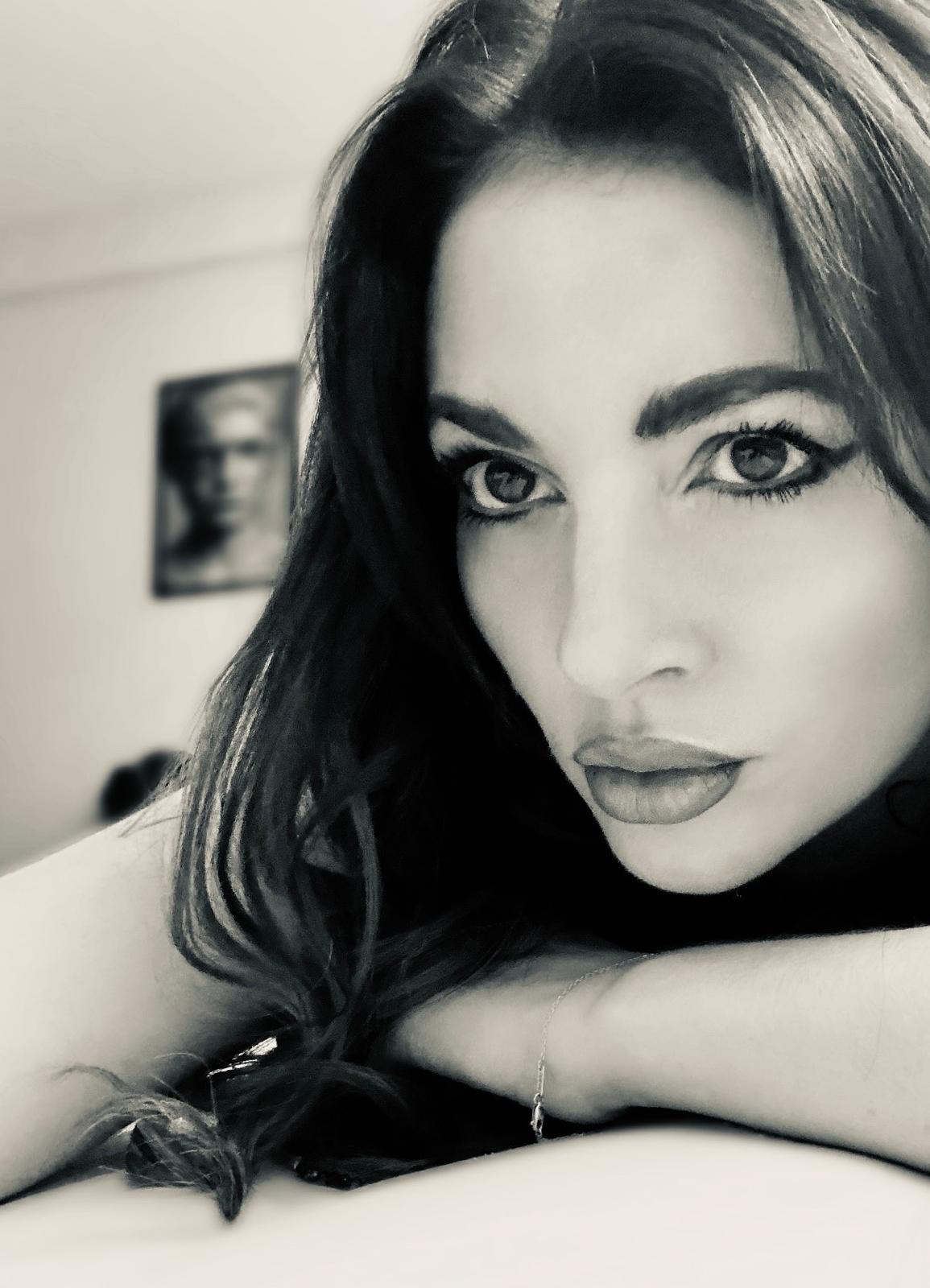 Elle L portrait